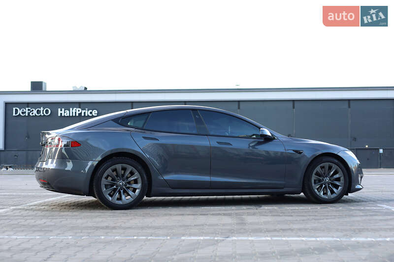 Лифтбек Tesla Model S 2019 в Киеве