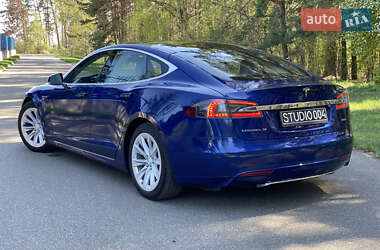 Лифтбек Tesla Model S 2015 в 