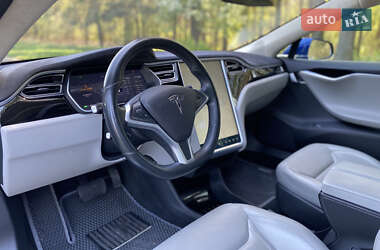Лифтбек Tesla Model S 2015 в 
