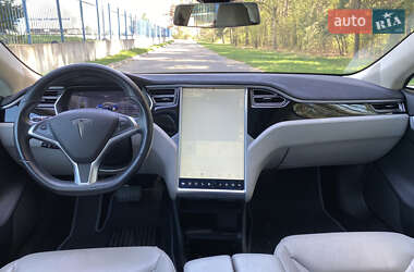 Лифтбек Tesla Model S 2015 в 