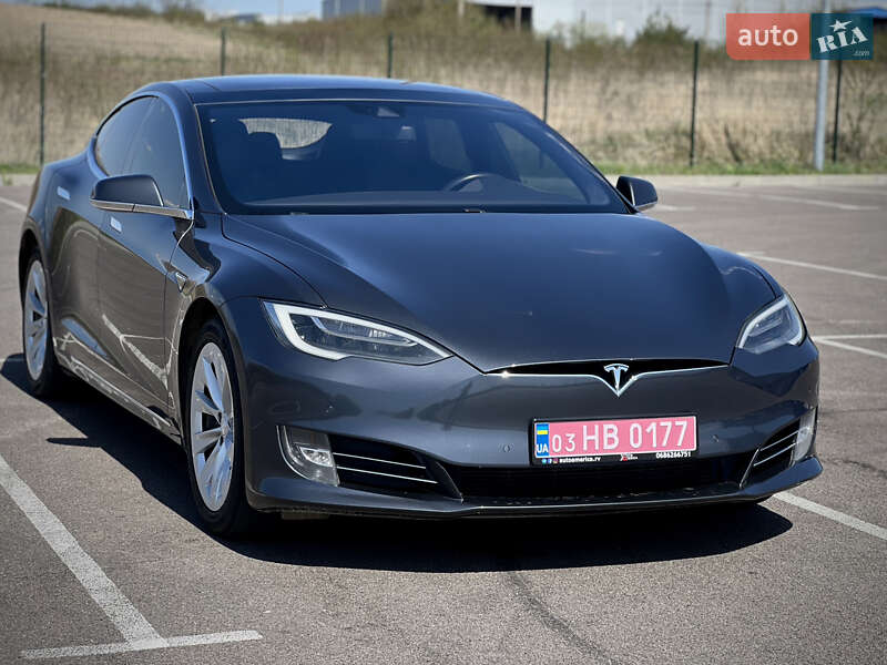 Лифтбек Tesla Model S 2016 в Ровно