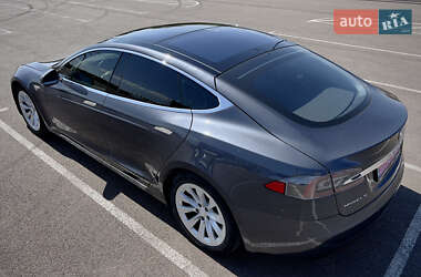Ліфтбек Tesla Model S 2016 в 