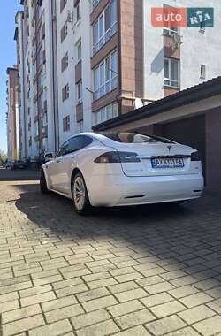 Лифтбек Tesla Model S 2017 в 