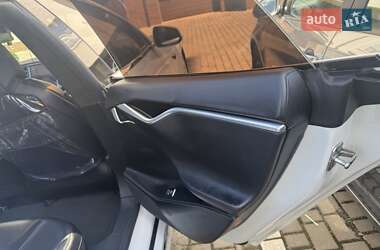 Лифтбек Tesla Model S 2017 в 