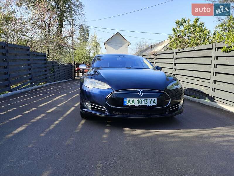 Лифтбек Tesla Model S 2014 в Ирпене фото Лифтбек Tesla Model S 2014 в Ирпене