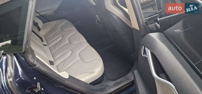 Лифтбек Tesla Model S 2014 в Киеве