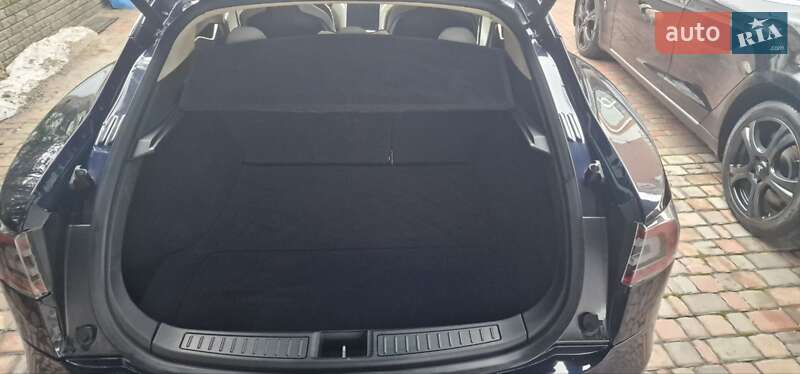 Лифтбек Tesla Model S 2014 в Киеве