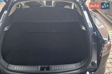 Лифтбек Tesla Model S 2014 в 