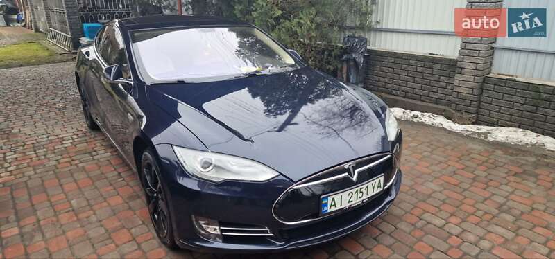 Лифтбек Tesla Model S 2014 в Киеве