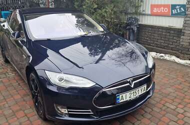 Лифтбек Tesla Model S 2014 в 