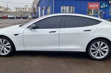 Лифтбек Tesla Model S 2017 в 