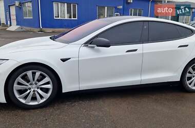 Лифтбек Tesla Model S 2017 в 