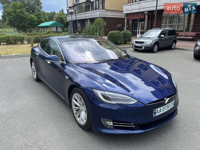 Ліфтбек Tesla Model S 2018 в 