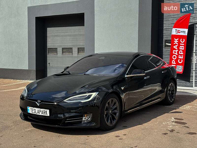 Лифтбек Tesla Model S 2019 в Киеве