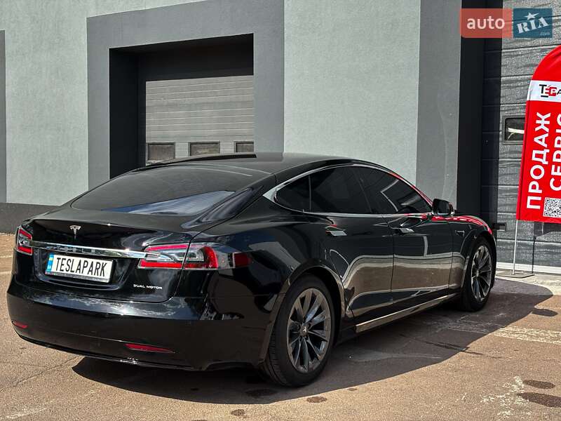 Лифтбек Tesla Model S 2019 в Киеве