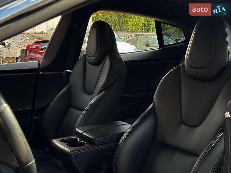 Лифтбек Tesla Model S 2019 в Киеве