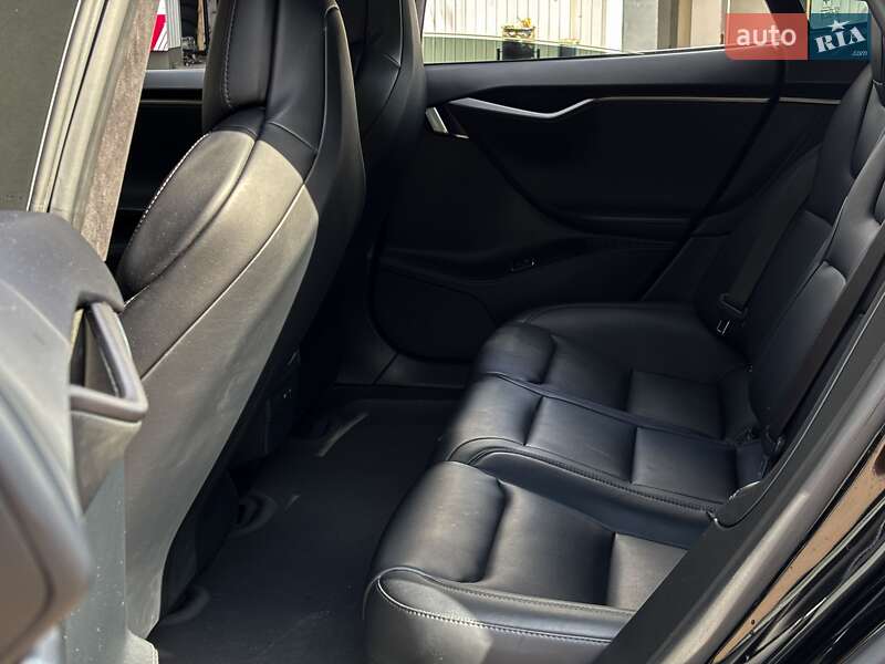 Лифтбек Tesla Model S 2019 в Киеве