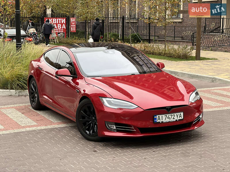 Ліфтбек Tesla Model S 2016 в Києві