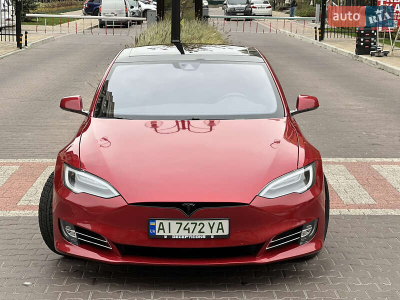 Ліфтбек Tesla Model S 2016 в Києві