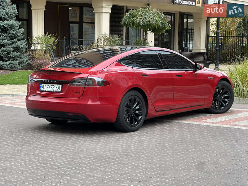 Ліфтбек Tesla Model S 2016 в Києві