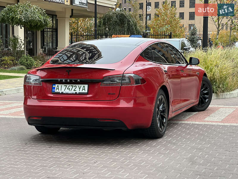 Ліфтбек Tesla Model S 2016 в Києві