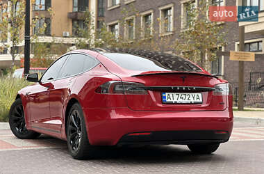 Лифтбек Tesla Model S 2016 в 