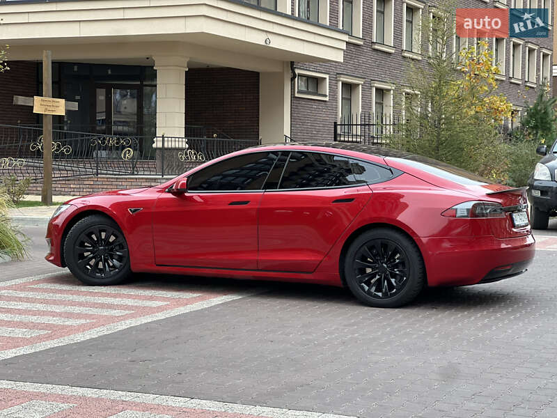 Ліфтбек Tesla Model S 2016 в Києві