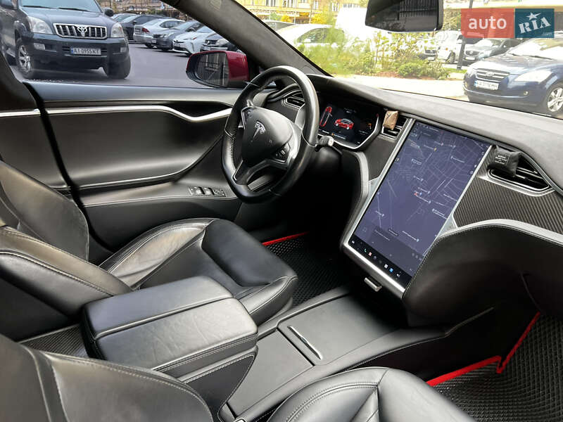 Ліфтбек Tesla Model S 2016 в Києві