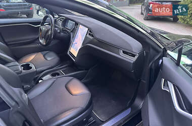 Лифтбек Tesla Model S 2015 в Сваляве