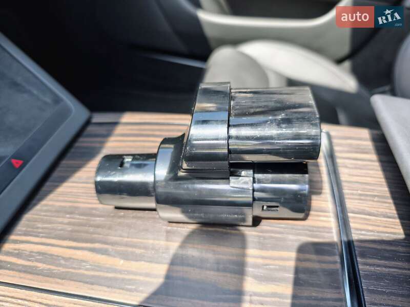 Лифтбек Tesla Model S 2022 в Харькове