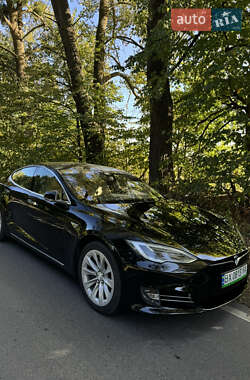 Лифтбек Tesla Model S 2016 в Хмельницком