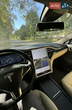 Лифтбек Tesla Model S 2016 в Хмельницком