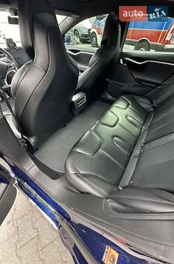 Лифтбек Tesla Model S 2017 в 