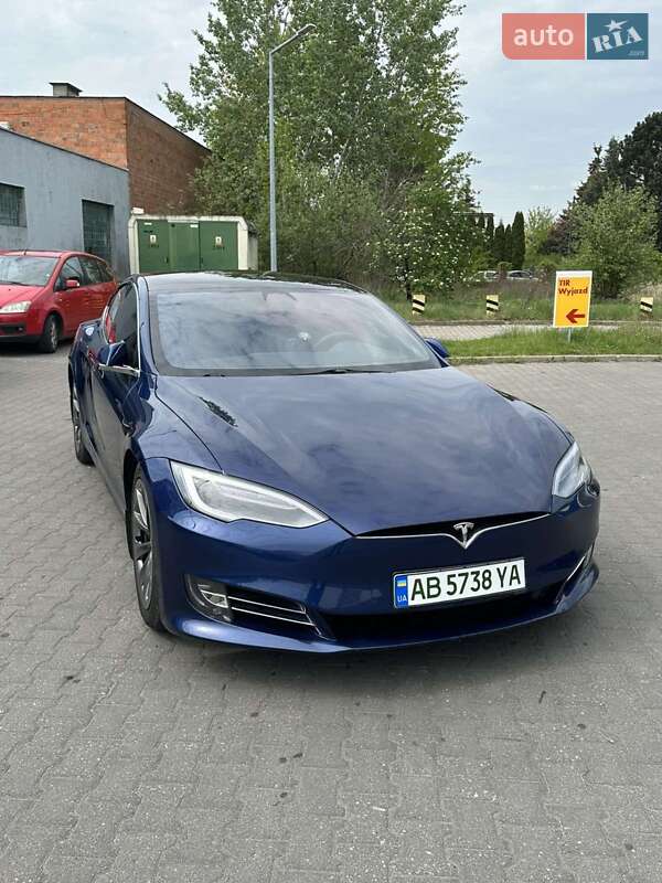 Лифтбек Tesla Model S 2017 в Херсоне
