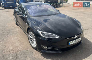 Лифтбек Tesla Model S 2018 в 