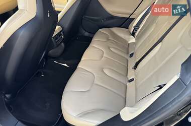 Лифтбек Tesla Model S 2013 в 