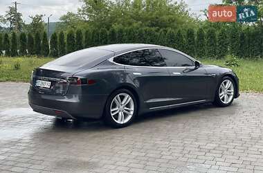Лифтбек Tesla Model S 2015 в 