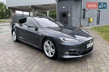 Лифтбек Tesla Model S 2015 в 