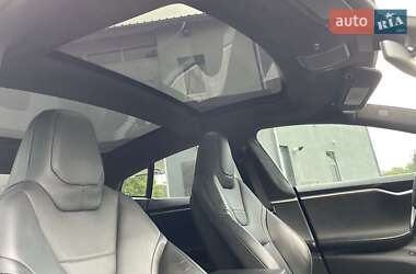 Лифтбек Tesla Model S 2015 в 