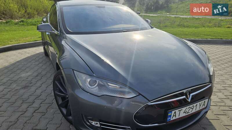 Tesla Model S 2014