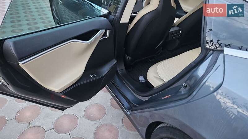 Ліфтбек Tesla Model S 2014 в Тернополі