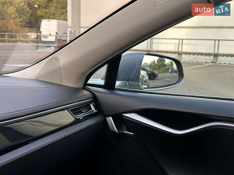 Лифтбек Tesla Model S 2014 в Киеве