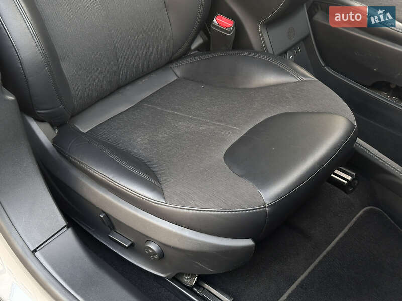 Лифтбек Tesla Model S 2014 в Киеве