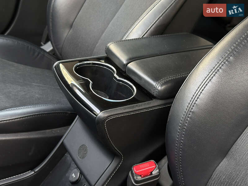 Лифтбек Tesla Model S 2014 в Киеве
