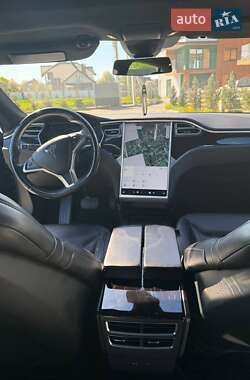 Лифтбек Tesla Model S 2016 в 