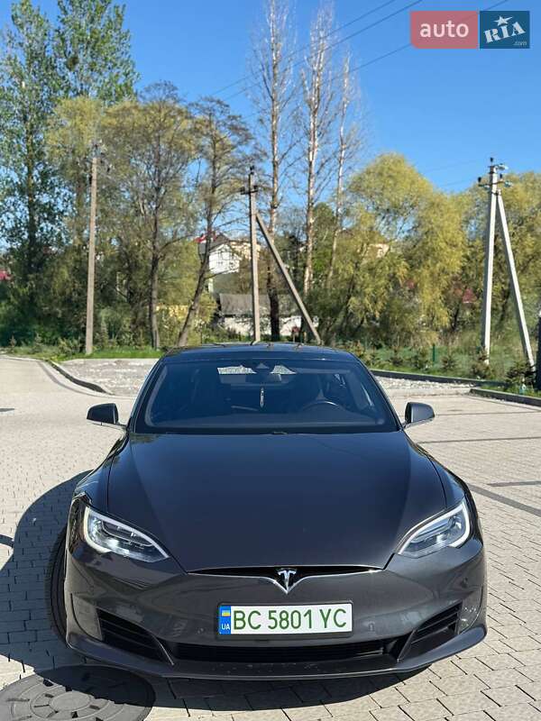 Ліфтбек Tesla Model S 2016 в Львові фото 2 Ліфтбек Tesla Model S 2016 в Львові