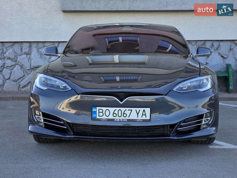 Лифтбек Tesla Model S 2018 в Тернополе