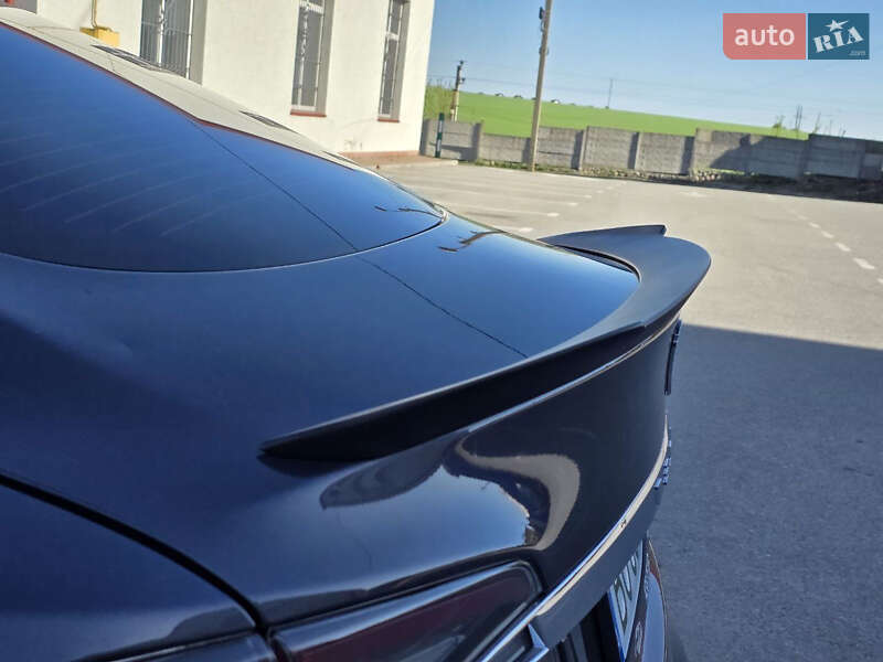 Лифтбек Tesla Model S 2018 в Тернопо��е