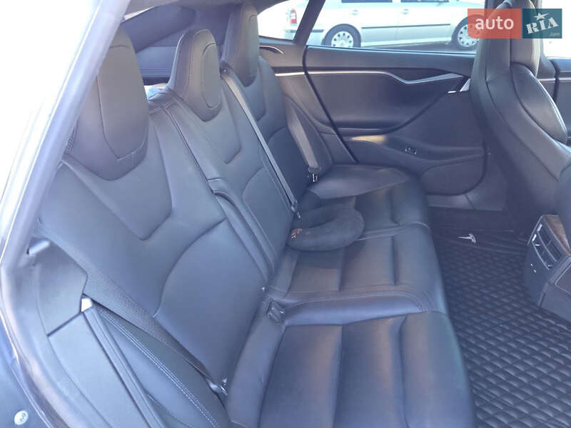 Лифтбек Tesla Model S 2018 в Тернополе