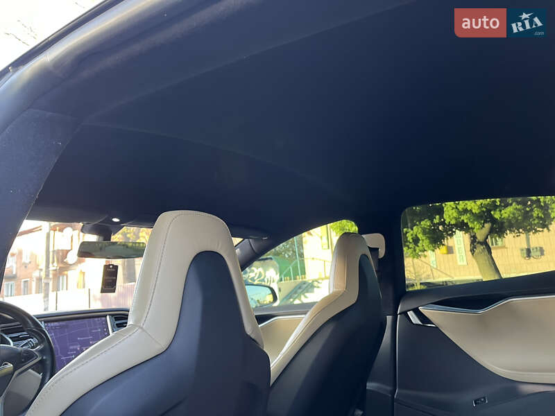 Ліфтбек Tesla Model S 2013 в Києві